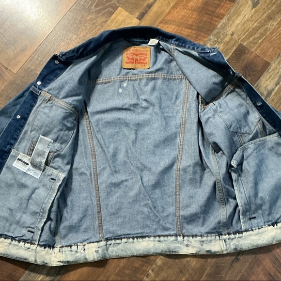 Levi’s Men’s Trucker Jacket - Baez Distressed Bleach Wash - Size M - Picture 7 of 9